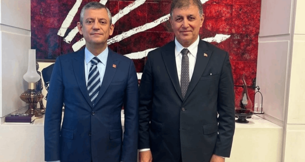 YENİ Partili Ali Mahir Başarır Cemil Tugay'ın AKP'ye Katılmasını Eleştirdi