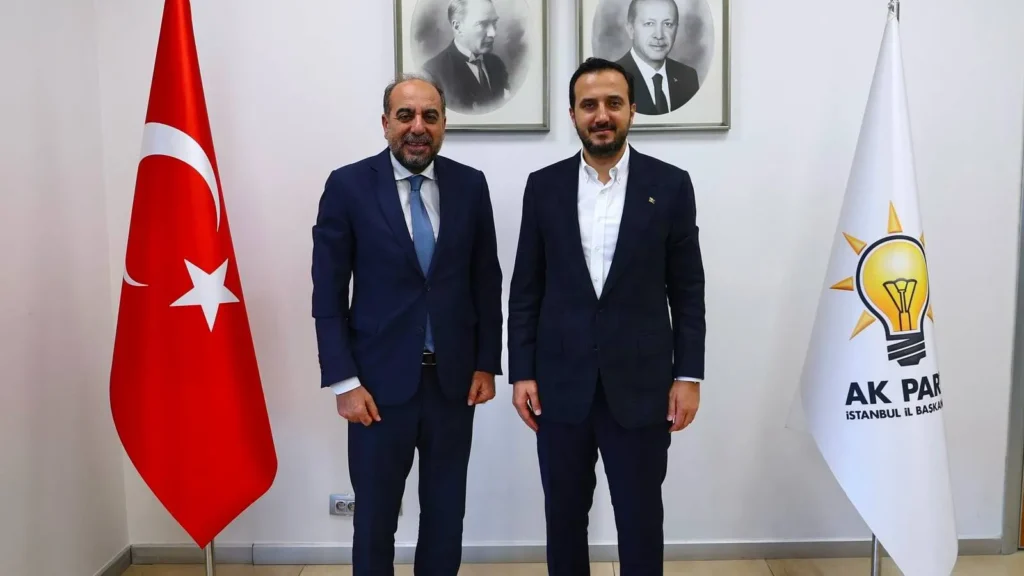 AKP’nin desteklediği adayı 6 oy farkla yenen İstanbul 2 Nolu Baro Başkanı Rıza Saka, AKP İstanbul İl Başkanlığını ziyaret etti. Saka, baronun Cumhurbaşkanı’nın iradesiyle kurulduğunu belirtti. Rakibi Ali Kasım Tuna, itirazlarının reddedildiğini açıklayarak Saka’yı tebrik etti.