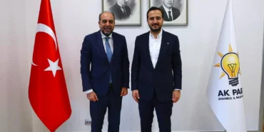 AKP’nin desteklediği adayı 6 oy farkla yenen İstanbul 2 Nolu Baro Başkanı Rıza Saka, AKP İstanbul İl Başkanlığını ziyaret etti. Saka, baronun Cumhurbaşkanı’nın iradesiyle kurulduğunu belirtti. Rakibi Ali Kasım Tuna, itirazlarının reddedildiğini açıklayarak Saka’yı tebrik etti.